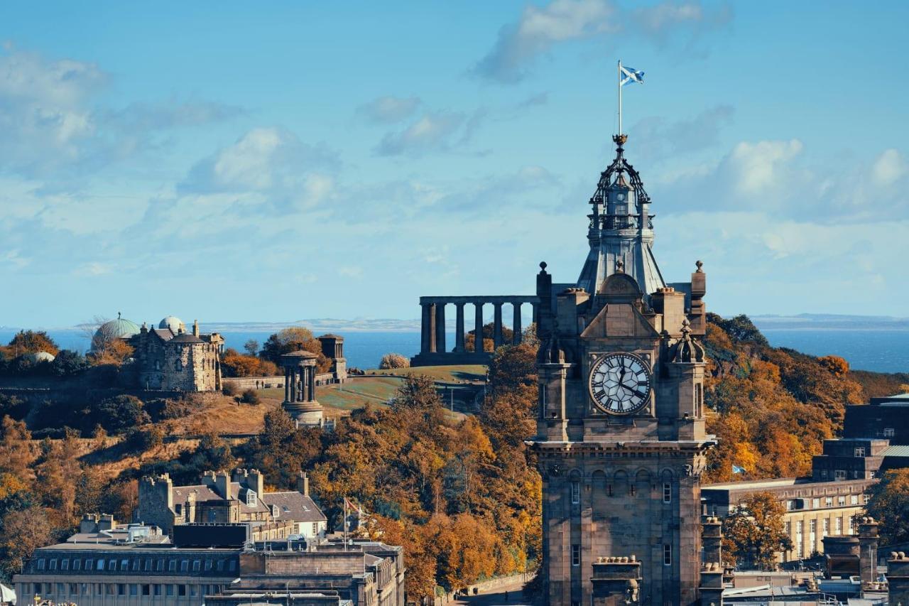 Spacious City Centre Family Room Edinburgh Exterior photo